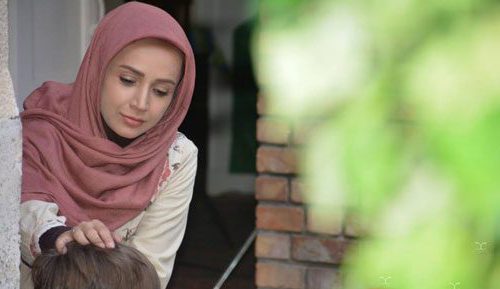 شبنم قلی‌خانی بازیگر نقش یکتا در سریال هشت و نیم دقیقه