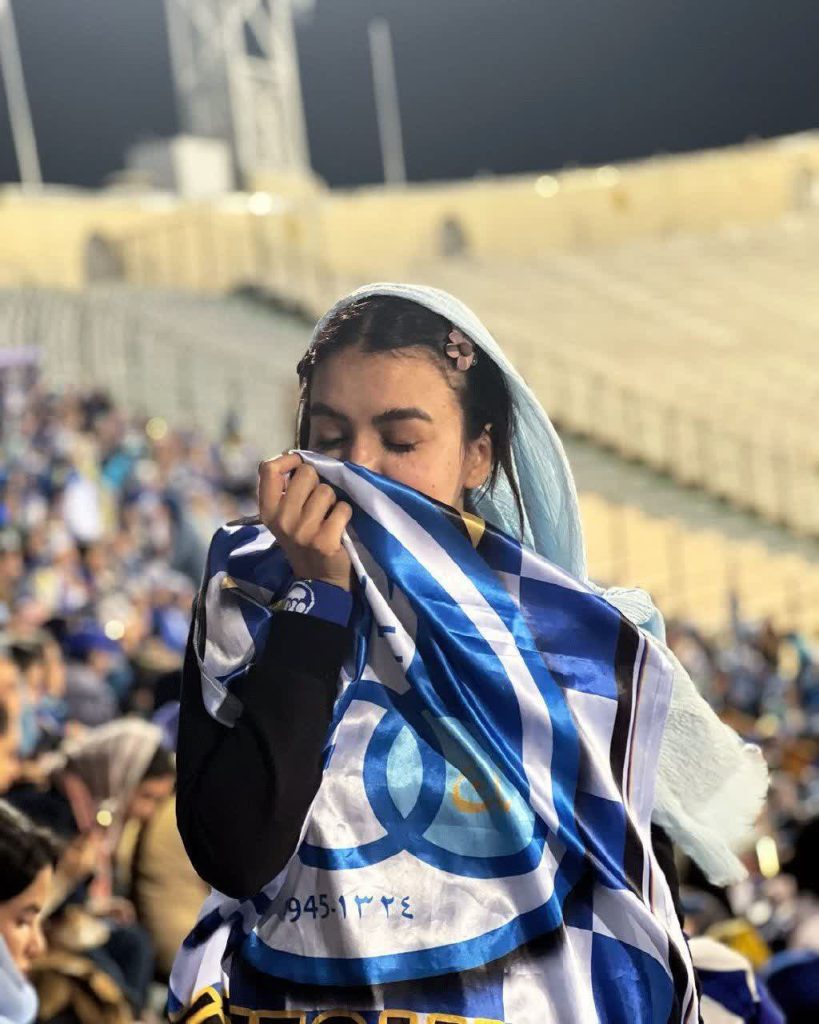 سارا طاووسی