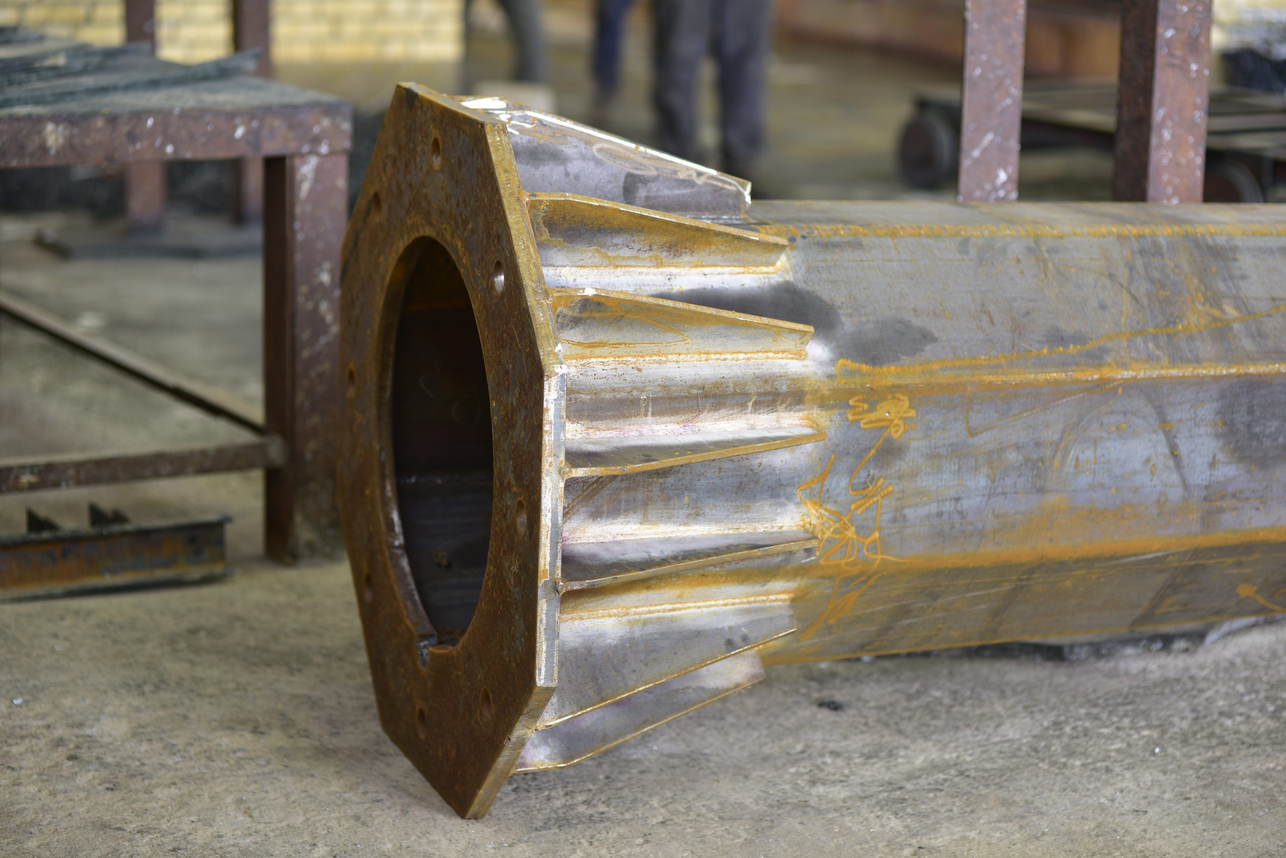 دکل تلسکوپی برق؛ راهکاری نوین برای عبور ایمن خطوط فشار قوی دکل تلسکوپی