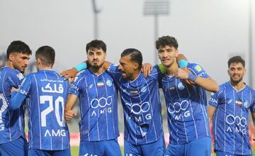 تصویری از مسابقه استقلال و فولاد در لیگ برتر فوتبال ایران