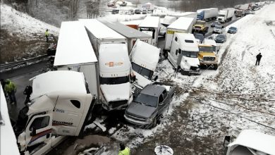 تصویری از یک کولاک شدید در جاده‌های ایندیانا که منجر به تصادف زنجیره‌ای شده است