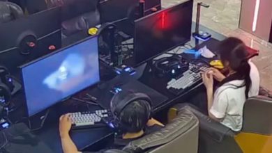 دختری که به اشتباه دستگاه بازی پسر را وسط بازی خاموش کرد