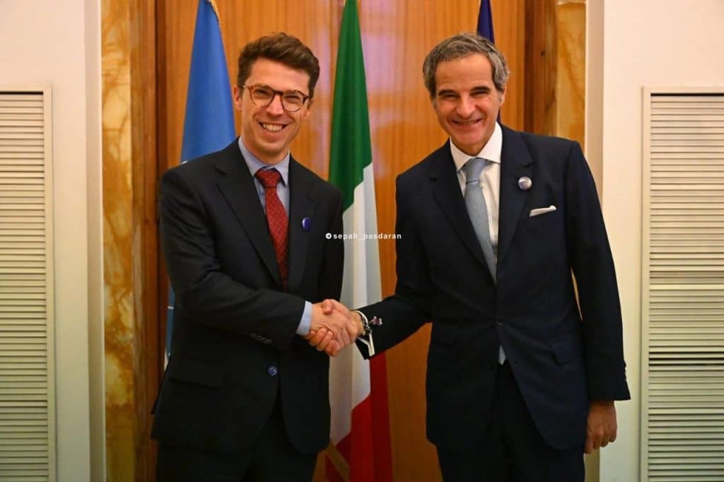 تصویری از دانشمند هسته ایی یهودی در کنار گروسی!!!