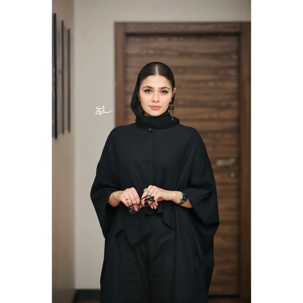 بازیگر نقش نیلوفر در هزار و یک شب چه کسی است؟ مینو آزرمگین بازیگر نقش نیلوفر در هزار و یک شب