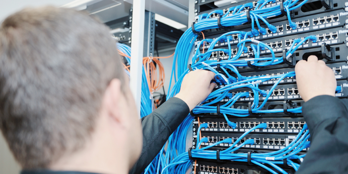 چرا 80٪ ديتاسنتر های شرکت های ايرانی «بمب ساعتی» هستند؟ + راهنمای خنثی سازی آن