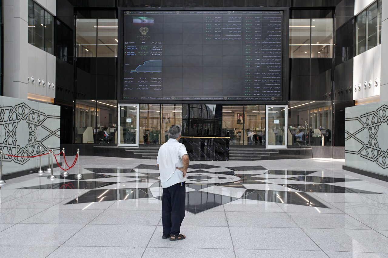 بازارها در مسیر متفاوت | سهام کاهشی، ارز و طلا افزایشی