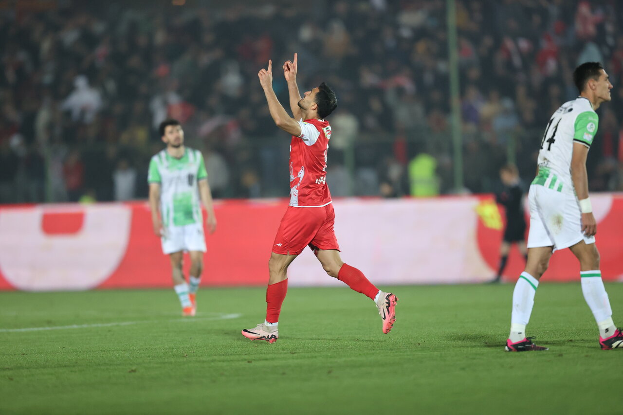 ۱۰۰ میلیارد بدهید با پرسپولیس قرارداد ببندم | هم پستی من ۱۴۰میلیارد گرفته است