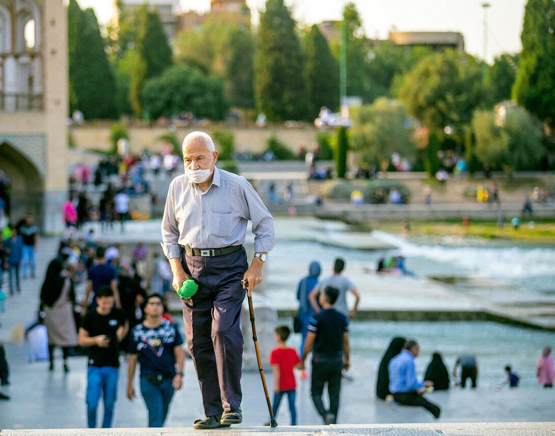 یک مشکل شایع در سالمندان | چرا سالمندان باید نوشیدن آب را جدی بگیرند؟