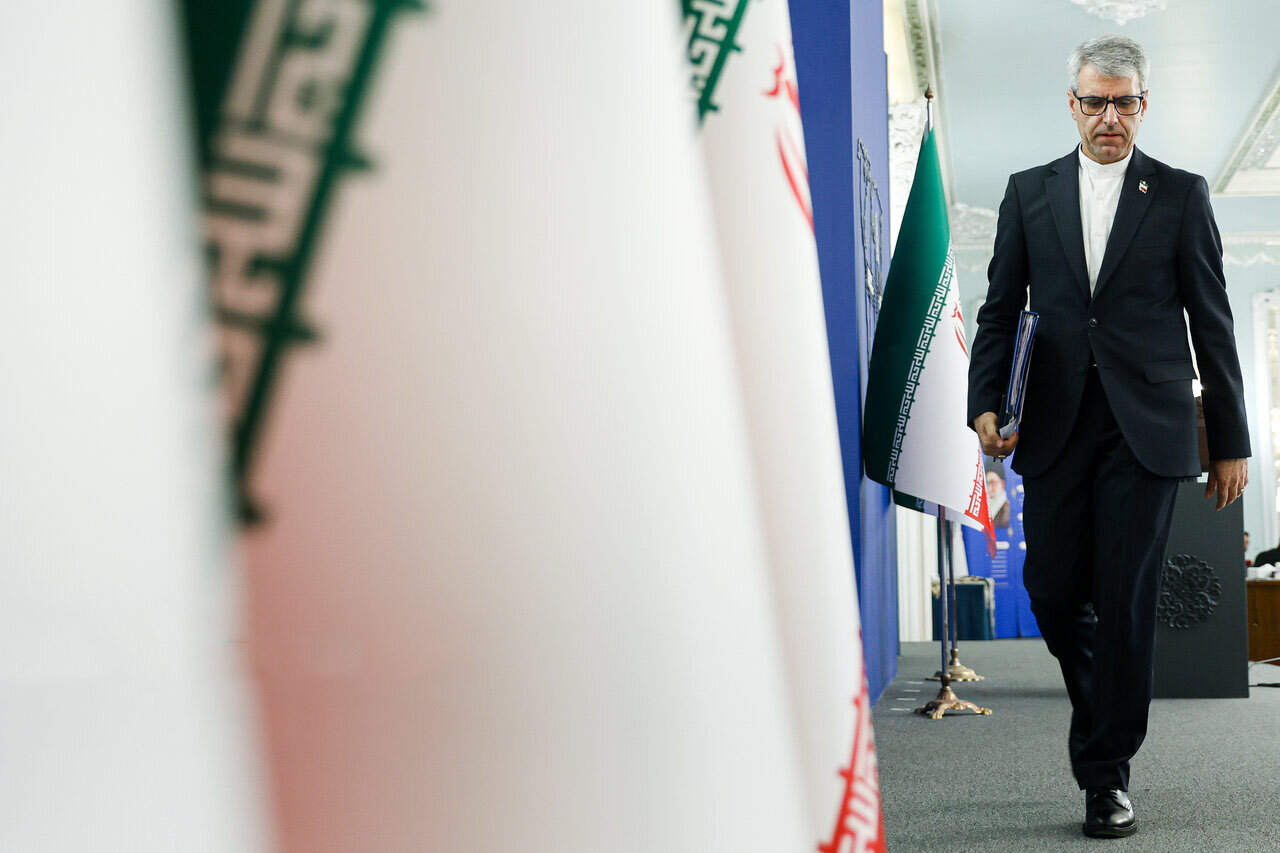 آخرین خبر درباره ازسرگیری مذاکرات ایران و آمریکا؛ اولویت ایران اعلام شد | واکنش به هشدار سنتکام | کنایه تند به گروسی؛ پیش از ۲۳خرداد، باخبر بودید...