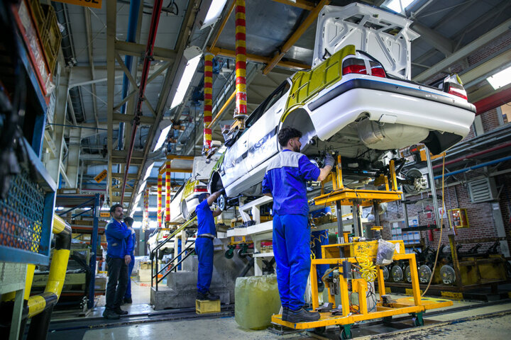 آخرین وضعیت تعیین تکلیف قیمت محصولات ایران خودرو | برگزاری جلسه اضطراری درباره قیمت‌های جدید