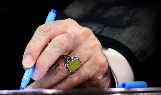 رهبر انقلاب: به راویان پیشرفت، افتخار و آنها را دعا میکنم | کاری کنید که روایت پیشرفت به گوش و دل جوانان ما برسد و امید در دلهای آنان بشکفد