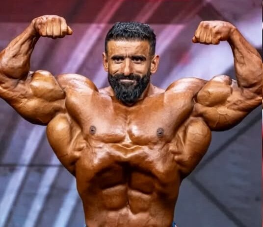 شنا رفتن روی دست چپ هادی چوپان؛ انگار هادی چوپان سطل ماست بلند کرده | به به گفتن مجریها را بشنوید شنا رفتن روی دست چپ هادی چوپان؛ انگار هادی چوپان سطل ماست بلند کرده | به به گفتن مجریها را بشنوید