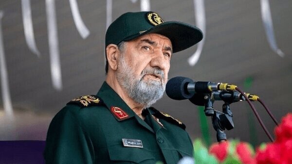 محسن رضایی قدرتمندترین سلاح ایران را به رخ کشید