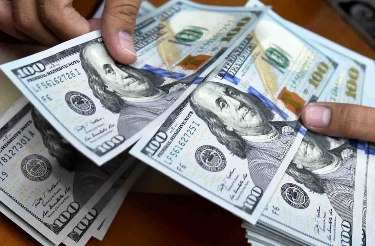 دلار رسمی چند شد؟ | قیمت فروش حواله دلار، یورو و درهم در مرکز مبادله