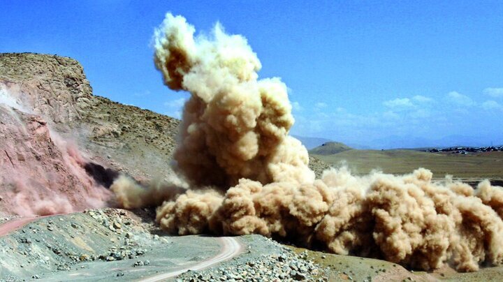 فوری؛ شنیده شدن صداهای انفجار در پادگان سپاه سنندج | مردم آرامش عمومی خود را حفظ کنند فوری؛ شنیده شدن صداهای انفجار در پادگان سپاه سنندج | مردم آرامش عمومی خود را حفظ کنند