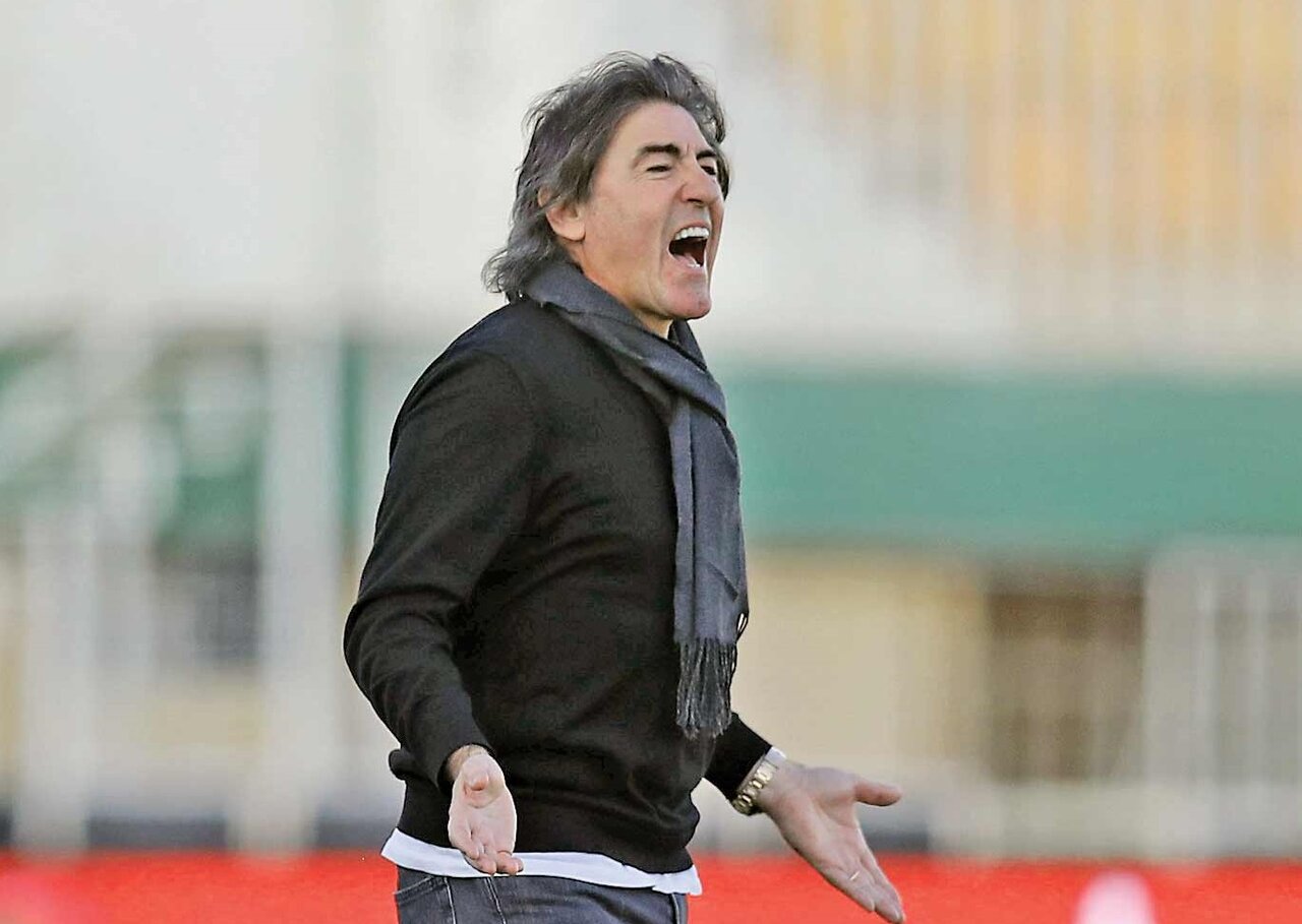 ساپینتو تا این بازی روی نیمکت استقلال است | تصمیم مهم مدیران باشگاه