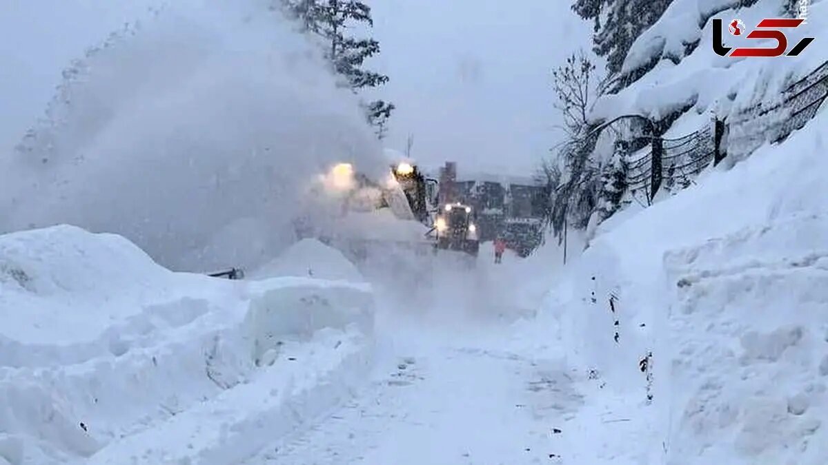 راننده کامیونی که ۶ روز در برف گرفتار شده + ویدئو راننده کامیونی که ۶ روز در برف گرفتار شده + ویدئو