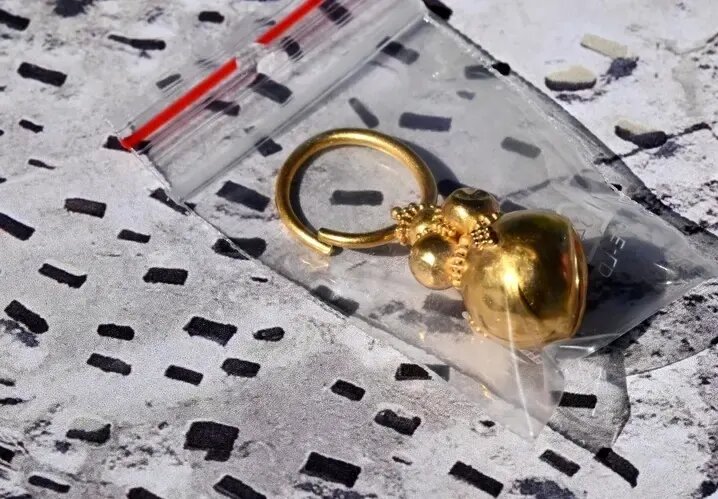 کشف گورستان باستانی با جواهرات زیر کارخانه خودروسازی | عکس