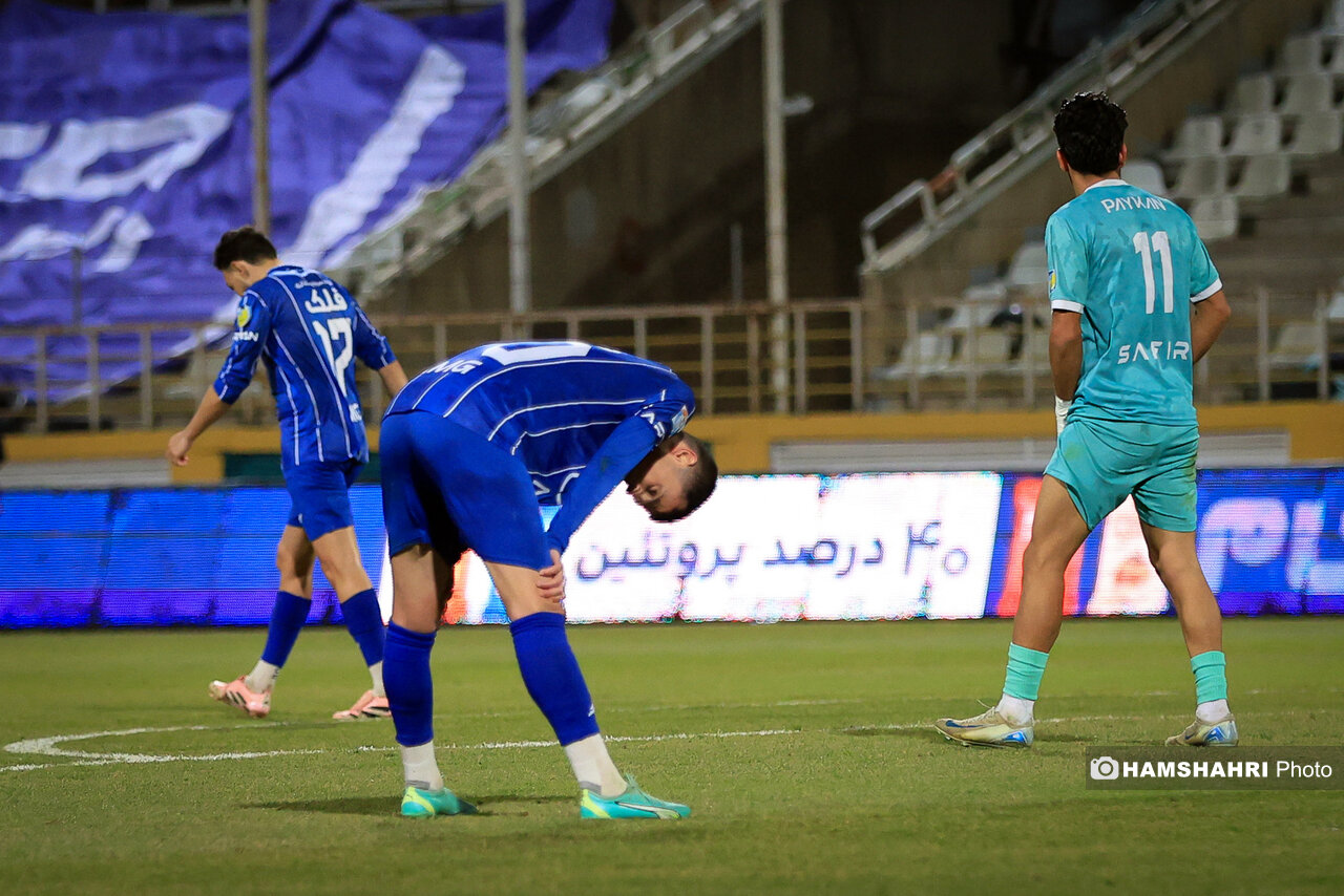 خارجی‌های استقلال هم سردرگم شدند | واقعاً معلوم نیست بازیکنان چه وظایفی در زمین دارند