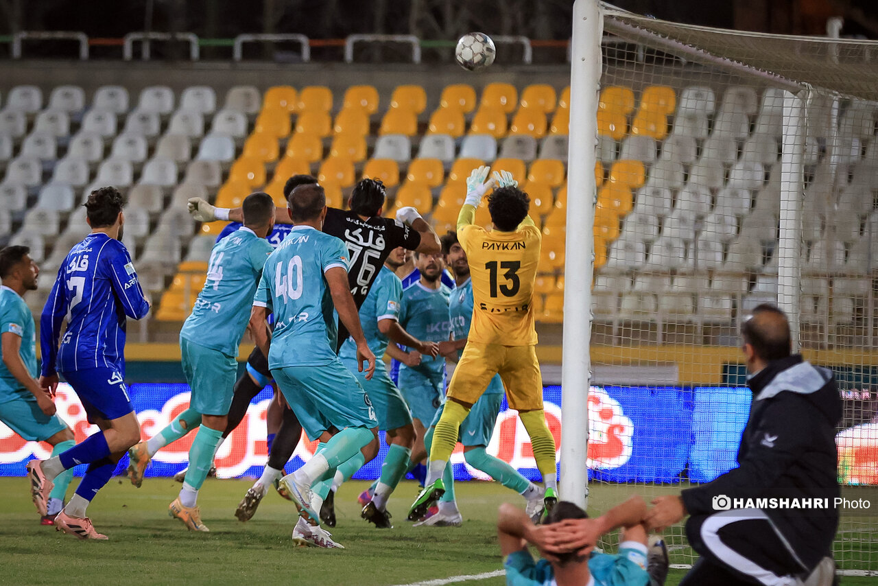 ساپینتو کلا گردن نمیگیرد | او بیدلیل سر استقلال منت میگذارد ساپینتو کلا گردن نمیگیرد | او بیدلیل سر استقلال منت میگذارد