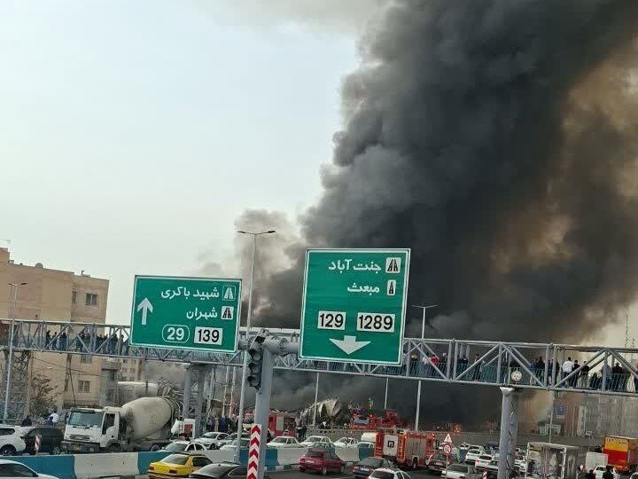 آتشسوزی مهیب در بازار جنت تهران + عکس | محل حادثه یک سوله ۲ هزار متری است | آتش نشانی: آتشسوزی بسیار گسترده است آتشسوزی مهیب در بازار جنت تهران + عکس | محل حادثه یک سوله ۲ هزار متری است | آتش نشانی: آتشسوزی بسیار گسترده است