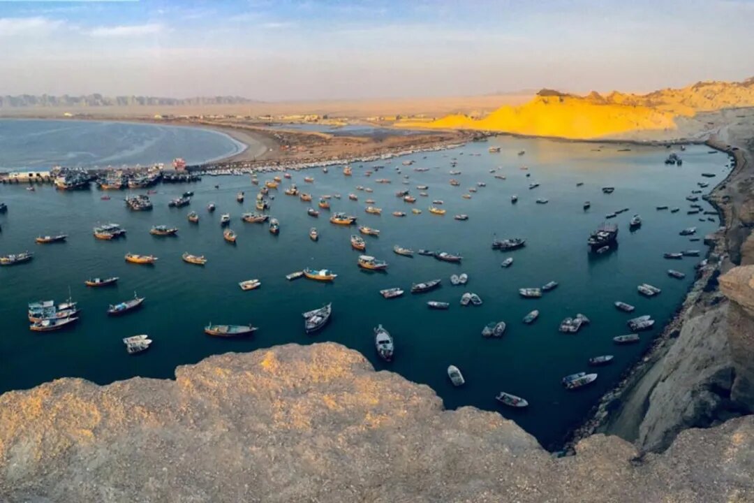 روستای ۵۰۰ ساله بریس را بشناسید | با سفر به این روستا کوه های مریخی را ببینید