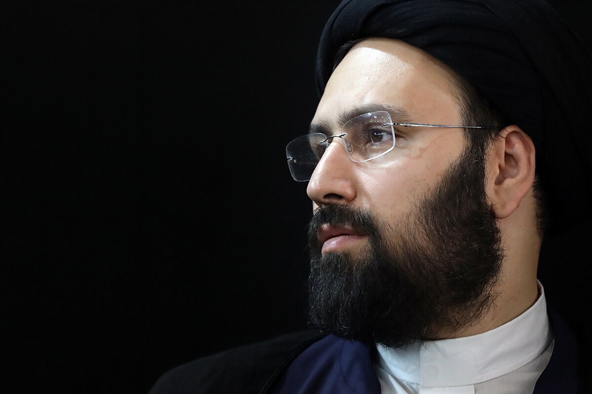 نوه امام خمینی: طبق نظرسنجی‌ها آیت‌الله خامنه‌ای محبوب‌ترین شخصیت ایران است | اسرائیل فقط و فقط دنبال تجزیه ایران است