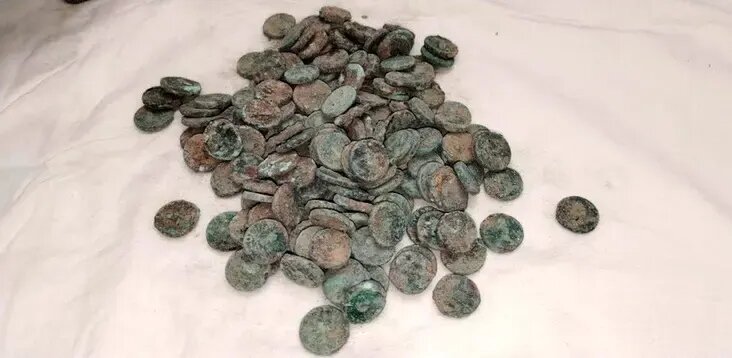 کشف سکه‌های نقره اشکانی + عکس