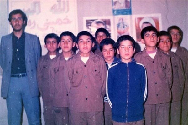 روزگار خوش روزنامه دیواری و گروه سرود | استعدادیابی در برنامه‌های دهه فجر