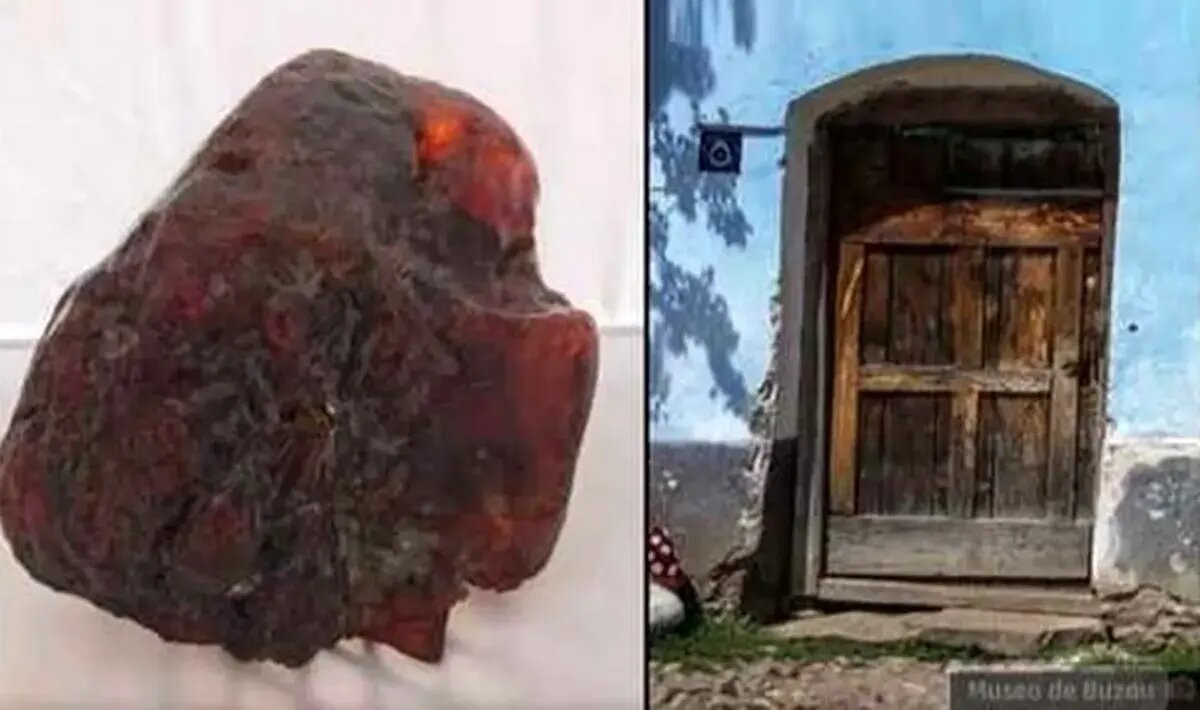 بیش از یک میلیون دلار؛ قیمت سنگ سه‌کیلویی پشت در! | عکس