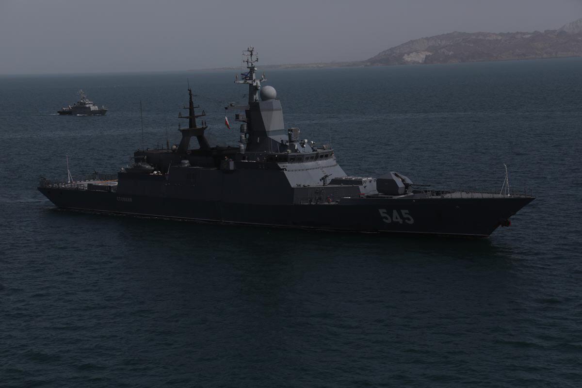 نمایش قدرت ایران در آب‌های جنوب | رزمایش مشترک ایران و روسیه + ویدئو