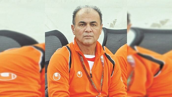 تارتار باید اورونوف را فیکس بازی دهد و بیفوما را هم تعویض نکند! | بازیکن شاخصی در پرسپولیس و استقلال ندیدم