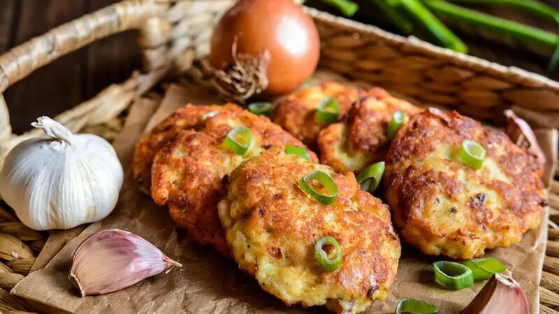 کوکوی مرغ و پیازچه ؛ افطاری ساده ، فوری و مقوی کوکوی مرغ و پیازچه ؛ افطاری ساده ، فوری و مقوی