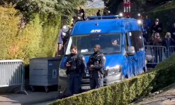 فوری؛ مذاکرات پایان یافت؟ + ویدئو | هیات های ایران و آمریکا محل مذاکرات را ترک کردند | توئیت وزیر خارجه عمان فوری؛ مذاکرات پایان یافت؟ + ویدئو | هیات های ایران و آمریکا محل مذاکرات را ترک کردند | توئیت وزیر خارجه عمان