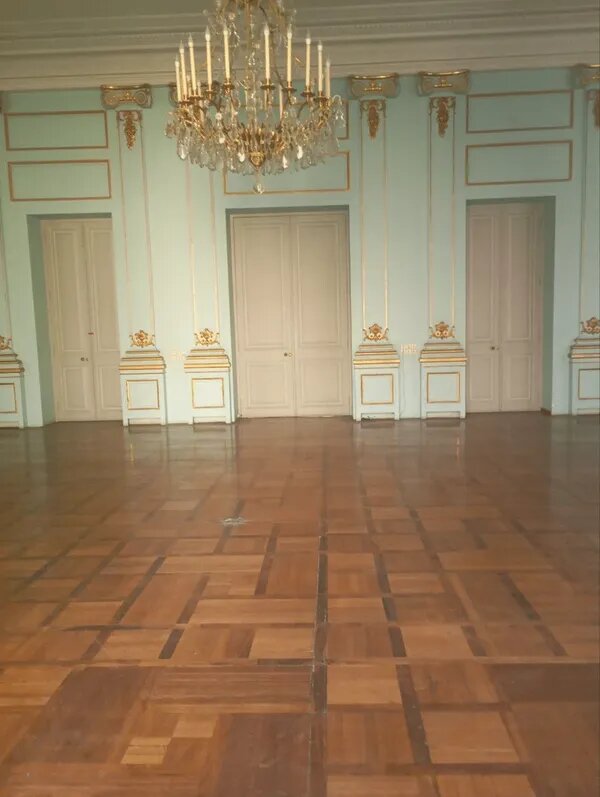 ماجرای تخلیه کاخ نیاوران چیست؟ ماجرای تخلیه کاخ نیاوران چیست؟