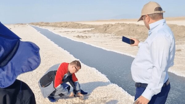 برگ برنده جدید ایران رو میشود | اکونومیست: جنگهای آینده برای لیتیم و در زیرزمین است | جئیات کشف بزرگ در قم برگ برنده جدید ایران رو میشود | اکونومیست: جنگهای آینده برای لیتیم و در زیرزمین است | جئیات کشف بزرگ در قم