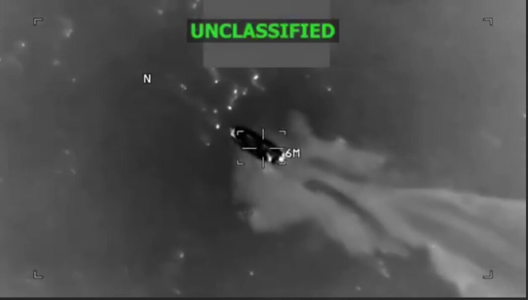 انهدام یک کشتی توسط آمریکایی ها + ویدئو | ۳ نفر کشته شدند