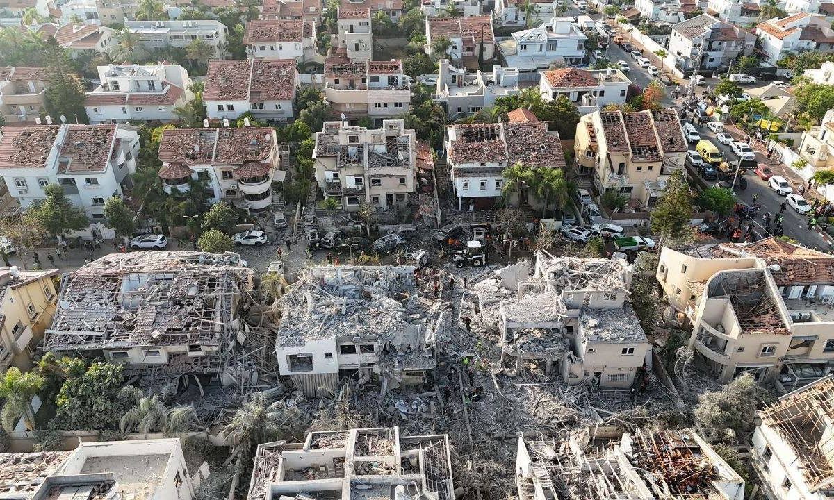 تصاویر هوایی از آثار حمله موشکی ایران به ریشون لتزیون | ویدئو