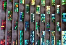 جذاب‌ترین پنجره‌های شیشه‌رنگی جهان؛ از شیراز تا شیکاگو | عکس