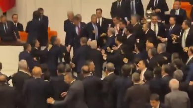 جنجال و درگیری در پارلمان ترکیه هنگام معرفی وزرای جدید | ببینید