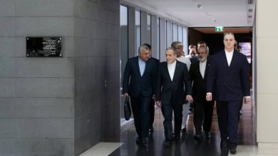 حرکت عراقچی و هیات همراه به دور دوم مذاکرات مسقط | ببینید