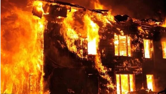 حریق مهیب در یک هتل + ویدئو | اولین تصاویر از وضعیت محل حادثه حریق مهیب در یک هتل + ویدئو | اولین تصاویر از وضعیت محل حادثه