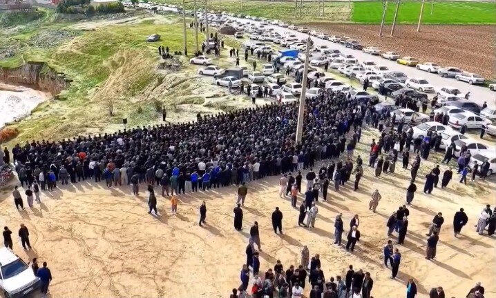 حضور شگف‌ انگیز کردها در خاکسپاری نوجوان بلوچ  + فیلم