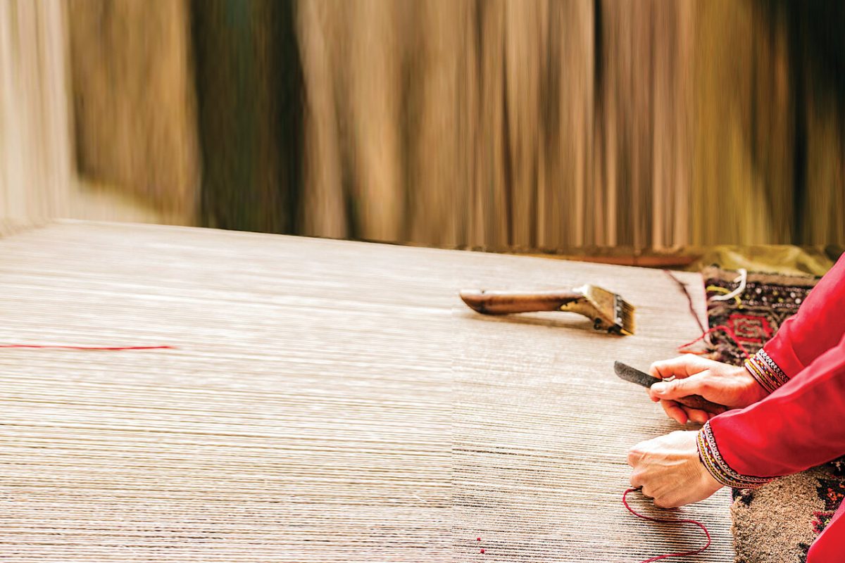 رسم ادب از فرش بیاموز! |  فرش چطور چیدمان خانه را تعیین می کند؟ + فیلم