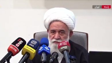 رهبر انقلاب در اوج تهدیدها به حرم حضرت امام رفتند؛ انگار نه انگار ... + ویدئو | آیت‌الله رشاد: یعنی شما یاوه می‌گویید ما نمی‌ترسیم