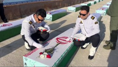 لحظه ورود پیکرهای مطهر با کشتی به کشور | ویدئو