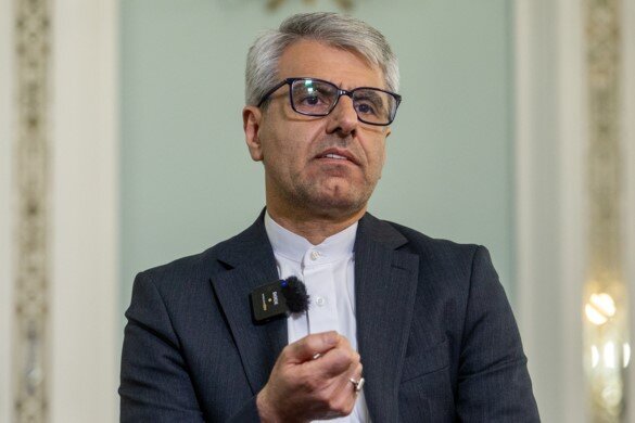 میانجیگری عمان در دور دوم مذاکرات + ویدئو | بقایی: ما با تیم کامل آمدیم | رفع تحریم‌ها یک موضوع لاینفک است