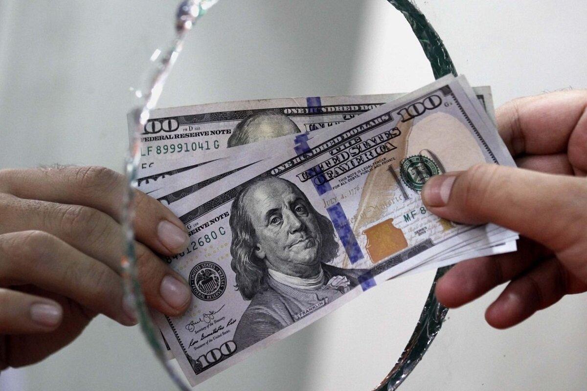 کف قیمتی دلار شکست + جدول | کاهش نرخ ارز در بازار آزاد کف قیمتی دلار شکست + جدول | کاهش نرخ ارز در بازار آزاد