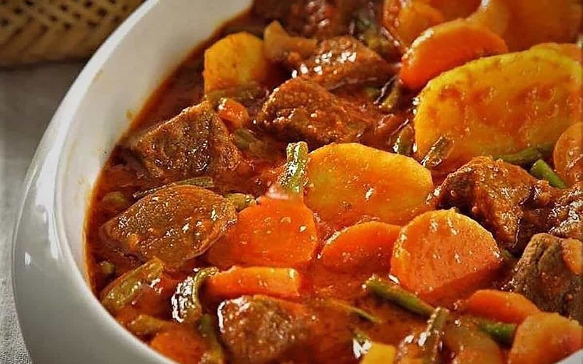 طرز تهیه خوراک لوبیا سبز مجلسی با طعمی بینظیر طرز تهیه خوراک لوبیا سبز مجلسی با طعمی بینظیر
