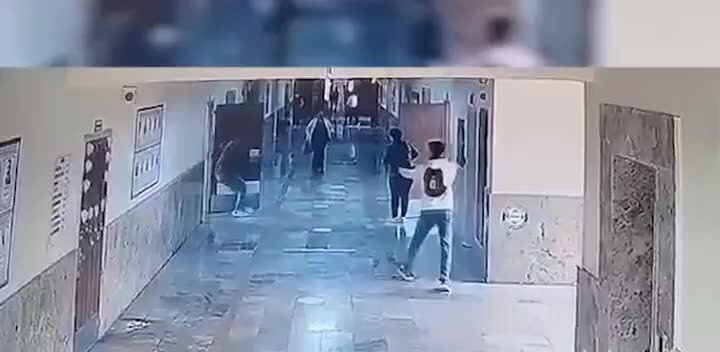 لحظه تیراندازی به دانش آموزان یک دبیرستان | ببینید لحظه تیراندازی به دانش آموزان یک دبیرستان | ببینید